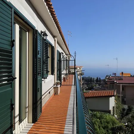 La Perla Apartament *